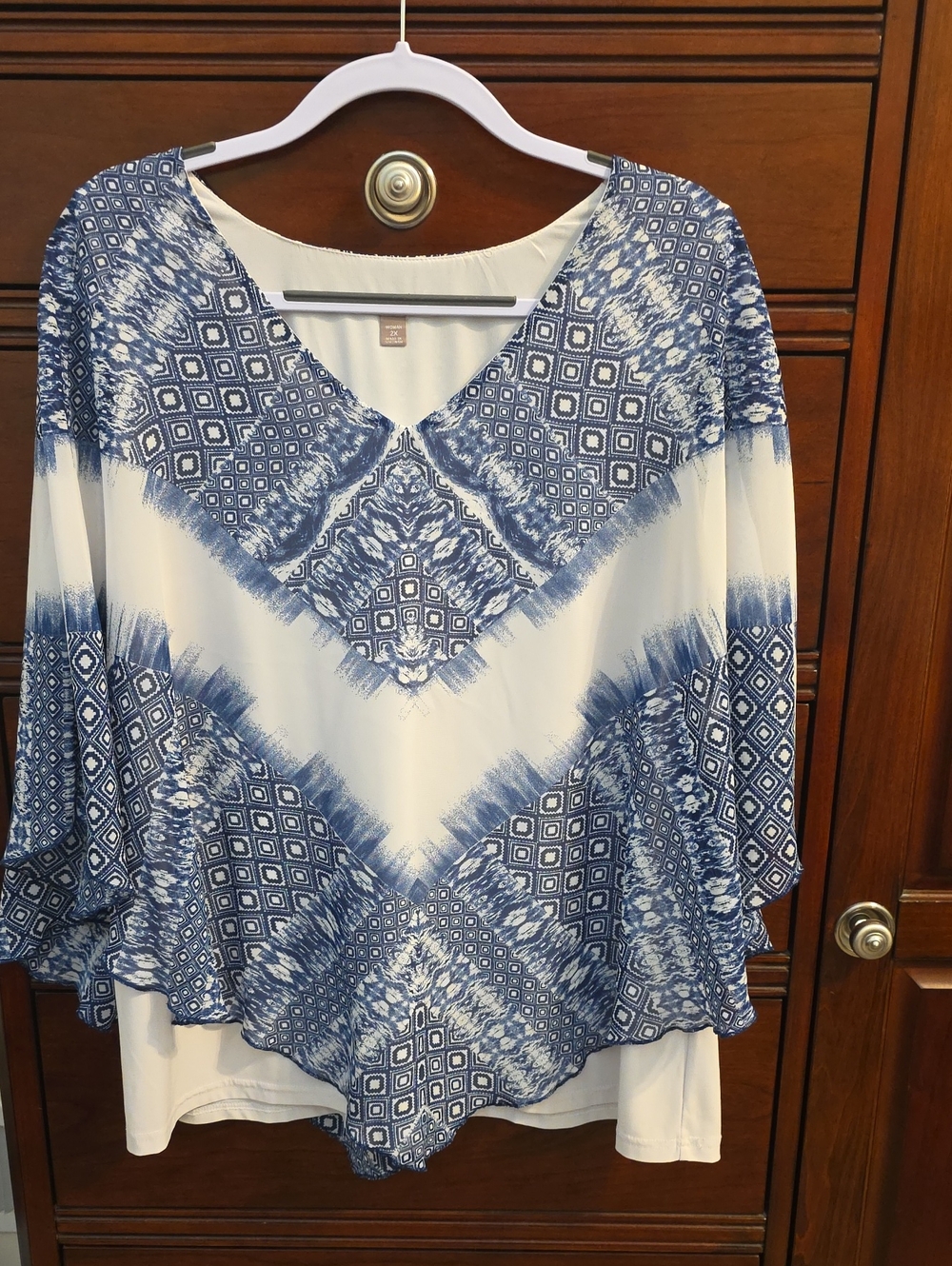 Roz & Ali Blue and White Printed V-Neck Tunic
